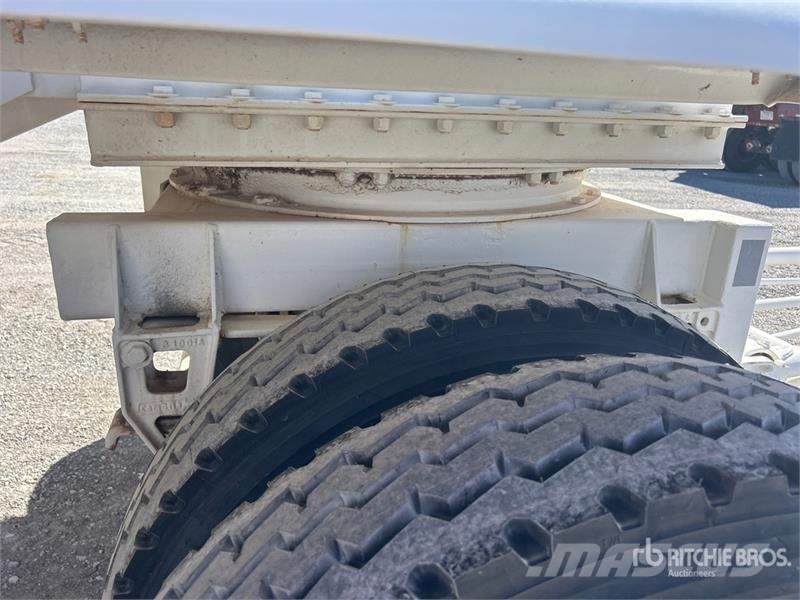  J & L 570 cft Pup Pneumatic Bulk Trailer Прочие прицепы