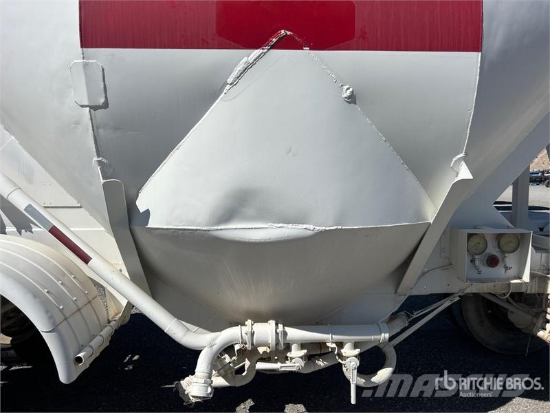  J & L 570 cft Pup Pneumatic Bulk Trailer Прочие прицепы