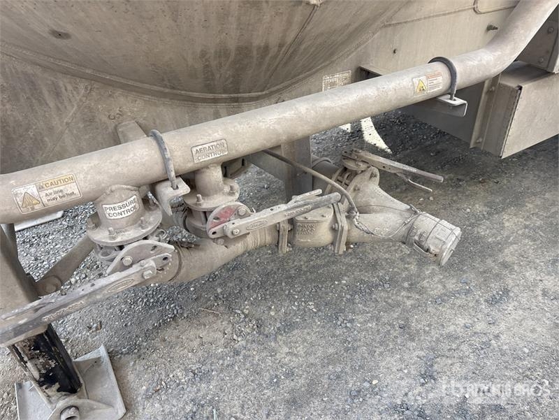 J & L Pneumatic Bulk Trailer Altri rimorchi