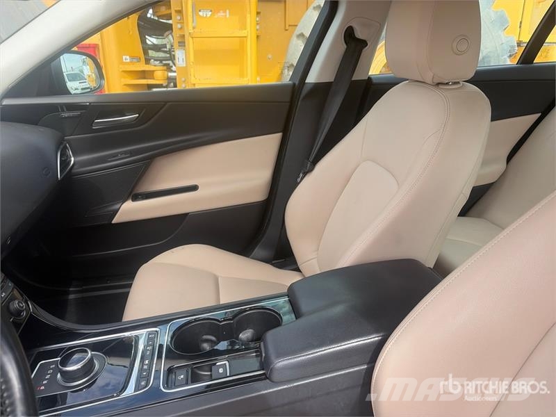 Jaguar XE Automobile سيارات