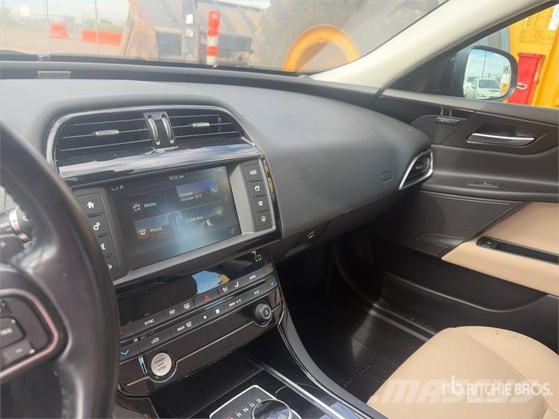 Jaguar XE Automobile سيارات