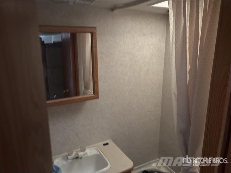 Jayco 28 ft 6 in T/A Travel Trailer Citas piekabes