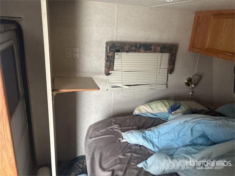 Jayco 28 ft 6 in T/A Travel Trailer Citas piekabes
