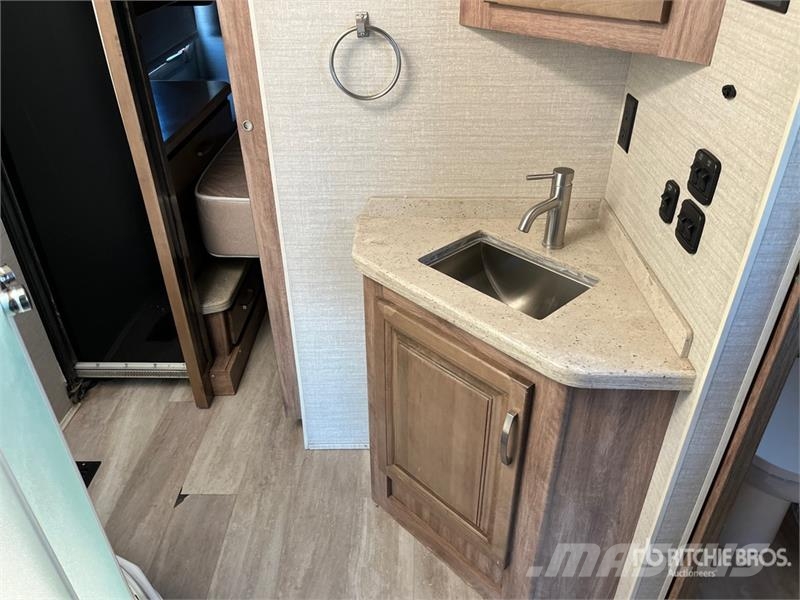 Jayco Seneca 37HJ Motor Home Avtodomi in počitniške prikolice