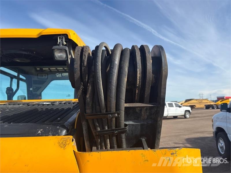 JCB 260T لوادر انزلاقية التوجيه
