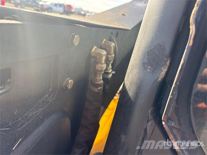 JCB 260T لوادر انزلاقية التوجيه