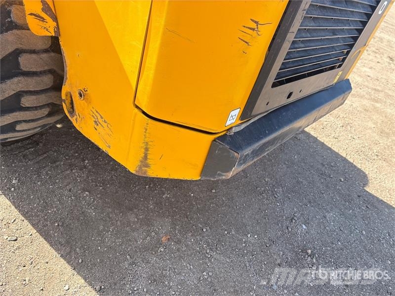JCB 260T لوادر انزلاقية التوجيه