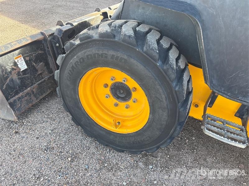 JCB 260T لوادر انزلاقية التوجيه