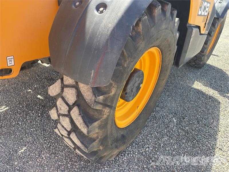JCB 507-42 مناولات متداخلة