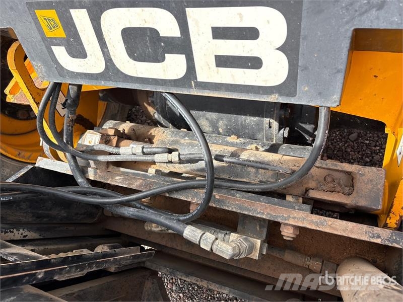 JCB 940 8000 lb 4x2 Rough Terrain Forklift Tereptargonca