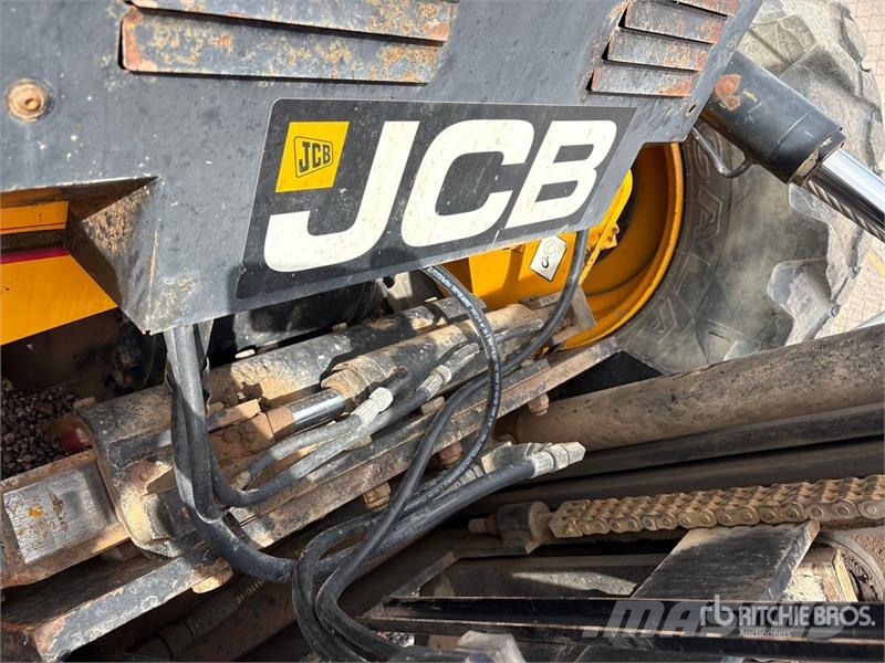 JCB 940 8000 lb 4x2 Rough Terrain Forklift Tereptargonca