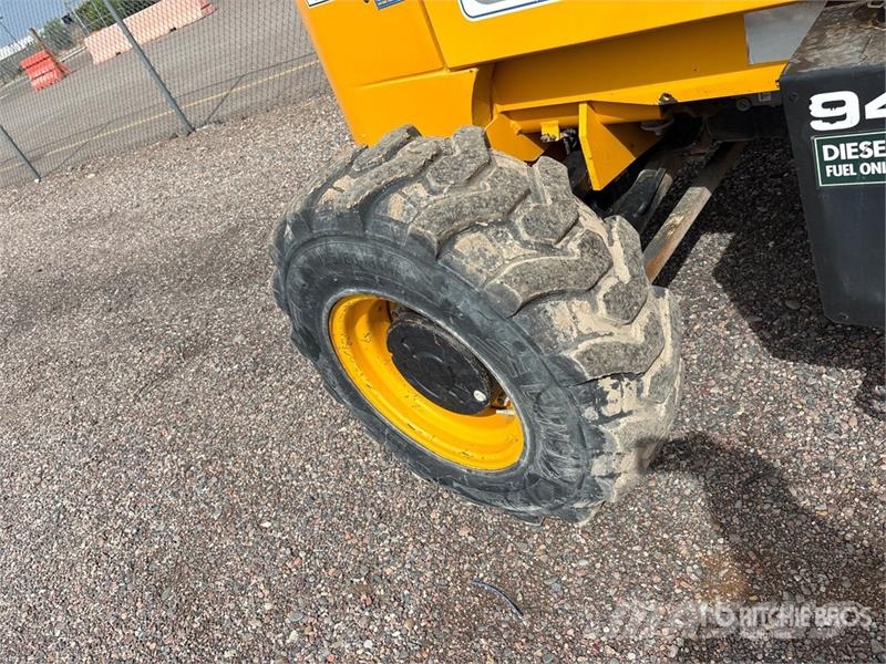 JCB 940 8000 lb 4x2 Rough Terrain Forklift Tereptargonca