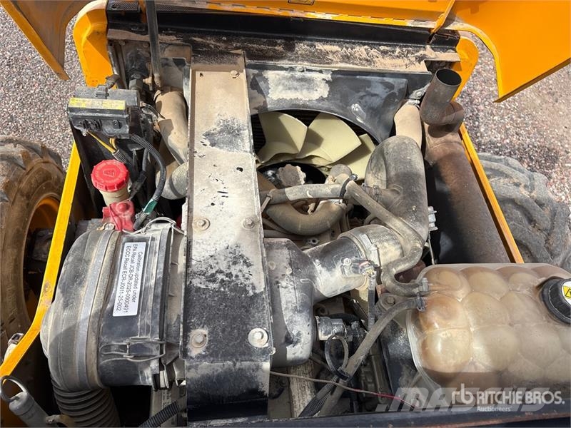 JCB 940 8000 lb 4x2 Rough Terrain Forklift Tereptargonca
