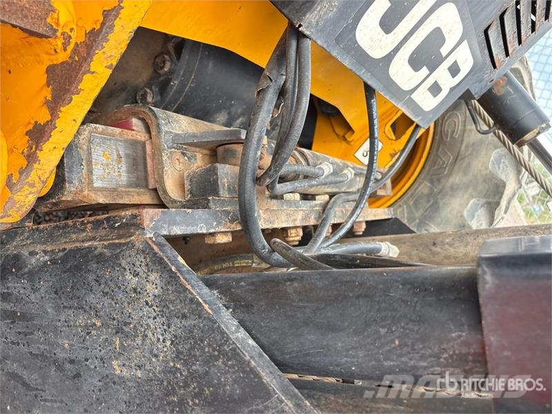 JCB 940 8000 lb 4x2 Rough Terrain Forklift Tereptargonca