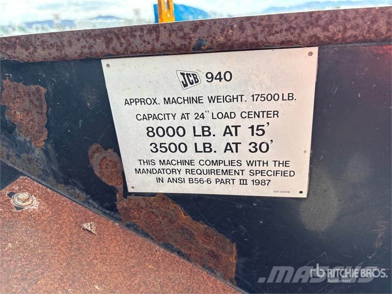JCB 940 8000 lb 4x2 Rough Terrain Forklift Tereptargonca