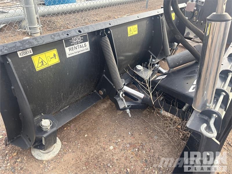 JCB SBM72 72 in Skid Steer Snow Pusher Hóeltakarítók