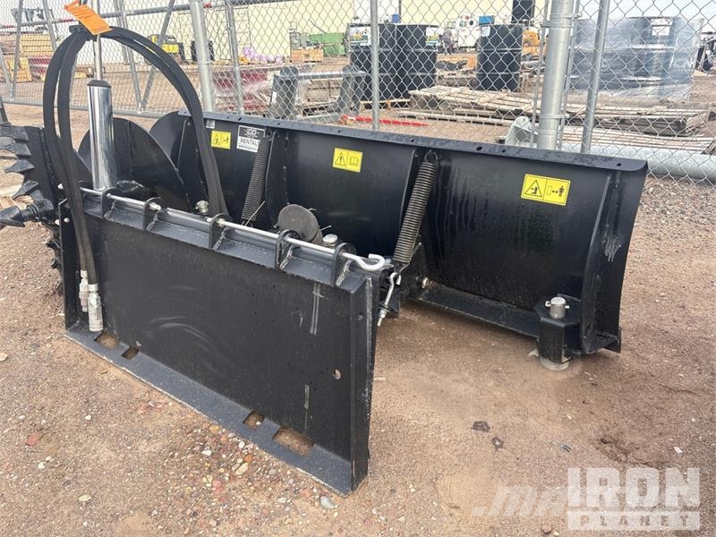 JCB SBM72 72 in Skid Steer Snow Pusher Hóeltakarítók