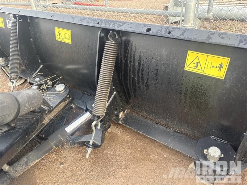 JCB SBM72 72 in Skid Steer Snow Pusher Hóeltakarítók