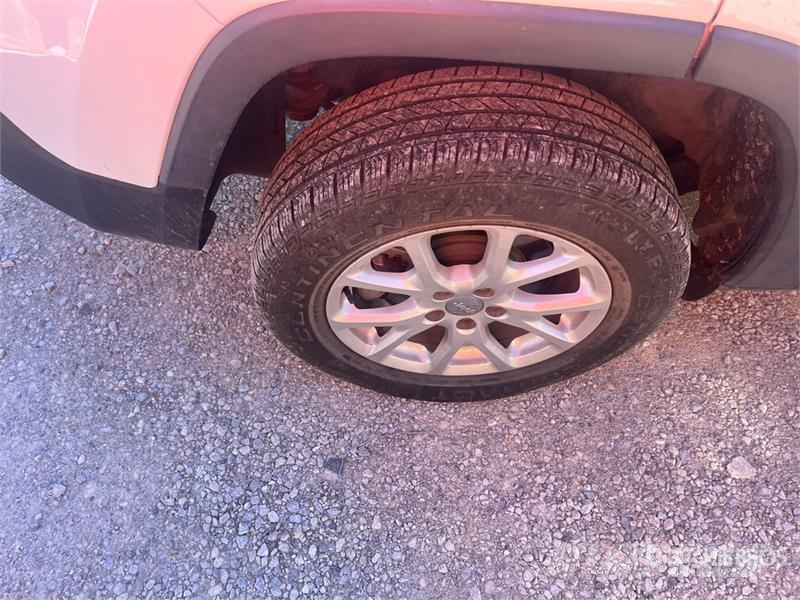 Jeep Cherokee 4WD SUV Cars