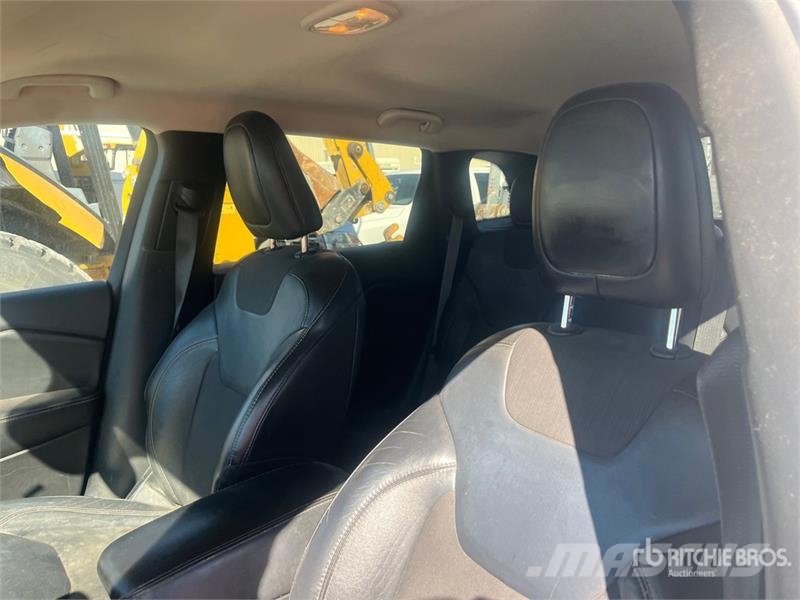 Jeep Cherokee 4WD SUV Cars