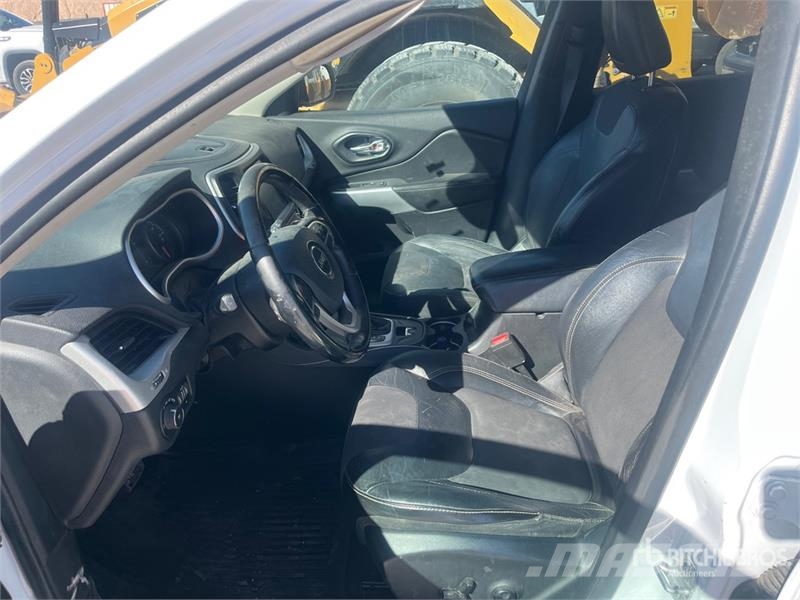 Jeep Cherokee 4x4 SUV Avtomobili