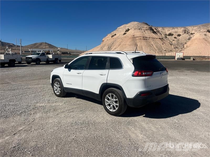 Jeep Cherokee 4x4 SUV Avtomobili
