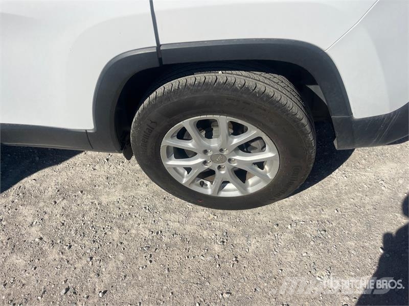 Jeep Cherokee 4x4 SUV Avtomobili