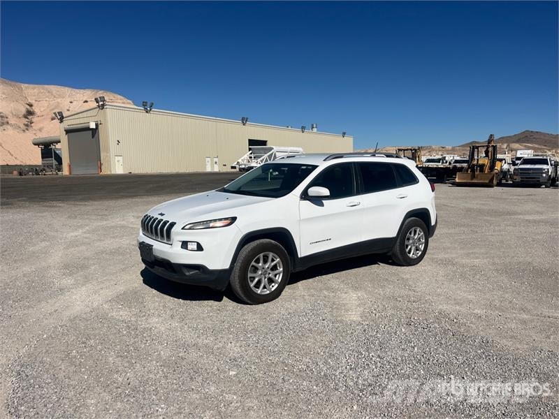 Jeep Cherokee 4x4 SUV Avtomobili