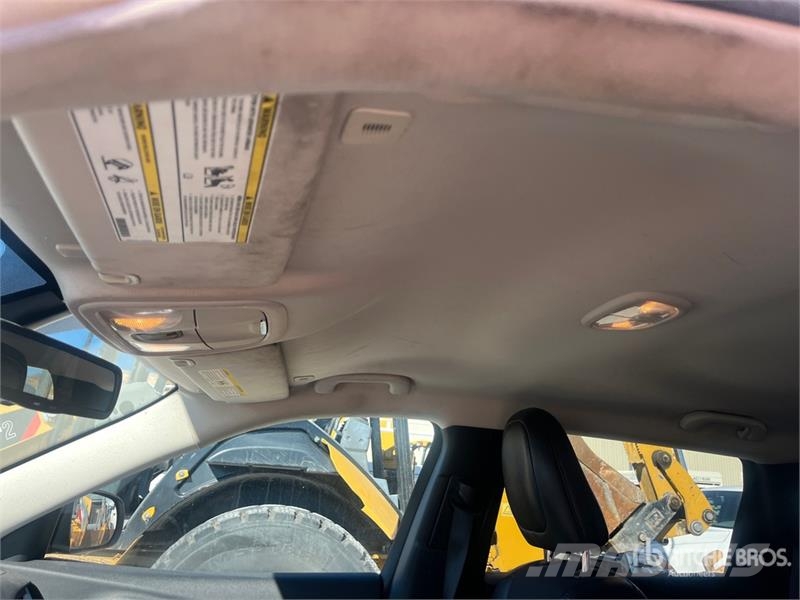 Jeep Cherokee 4x4 SUV Avtomobili