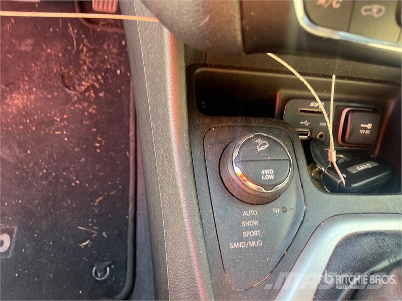 Jeep Cherokee 4x4 SUV Cars