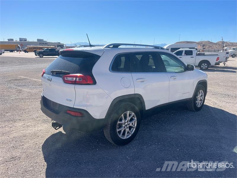 Jeep Cherokee 4x4 SUV Avtomobili