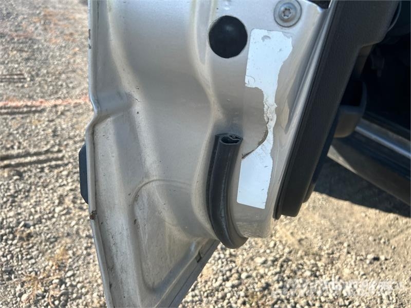 Jeep Commander 汽车