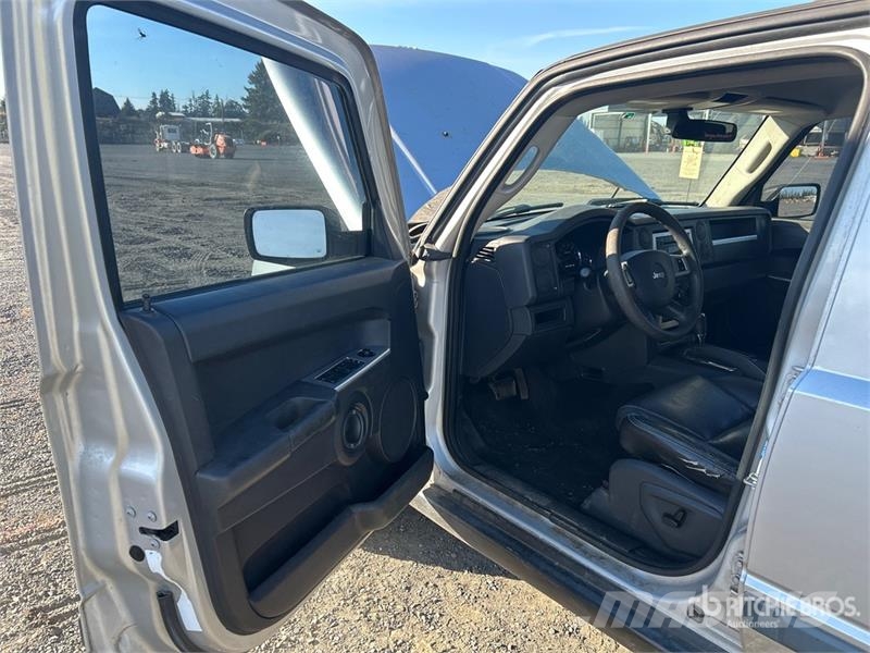 Jeep Commander 汽车