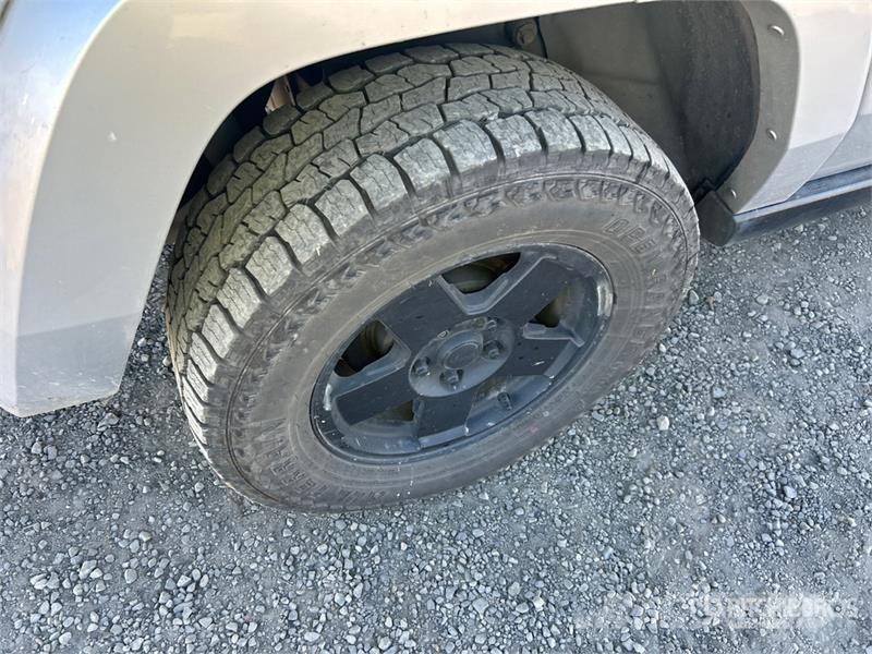 Jeep Commander 汽车