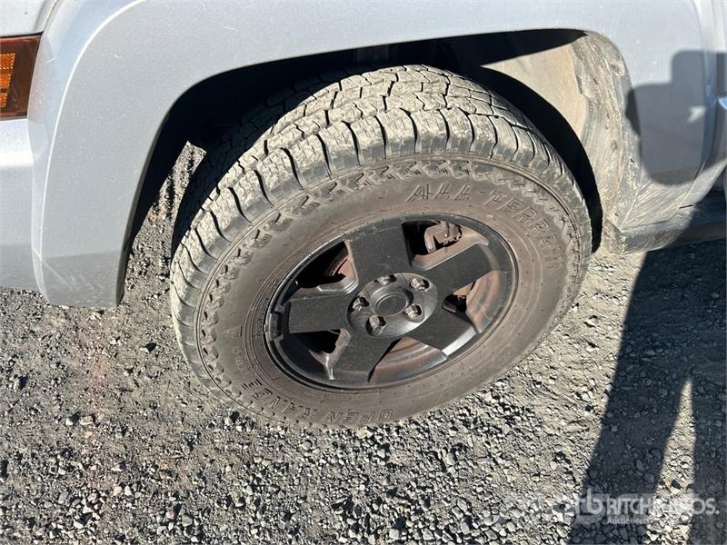 Jeep Commander 汽车