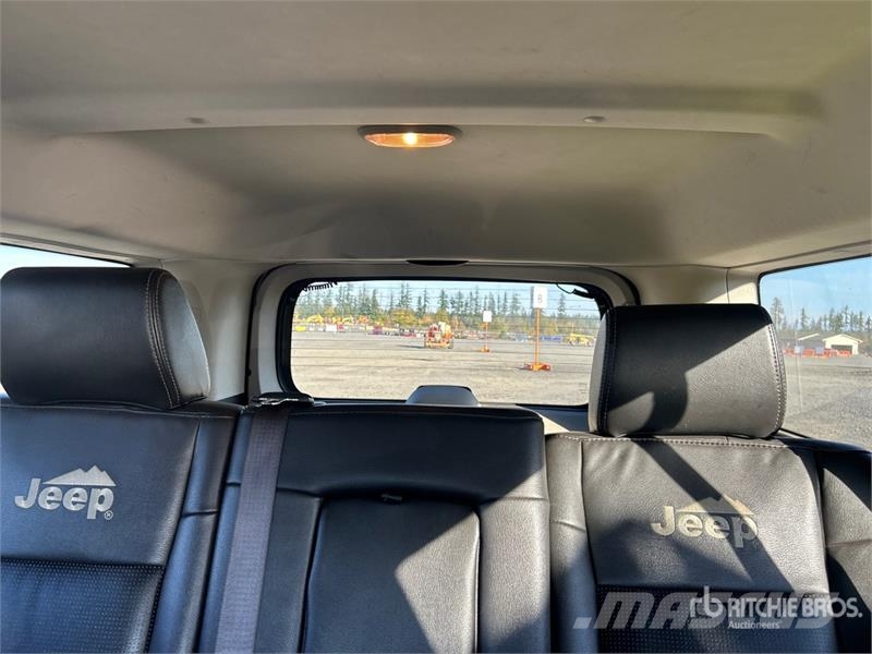 Jeep Commander 汽车