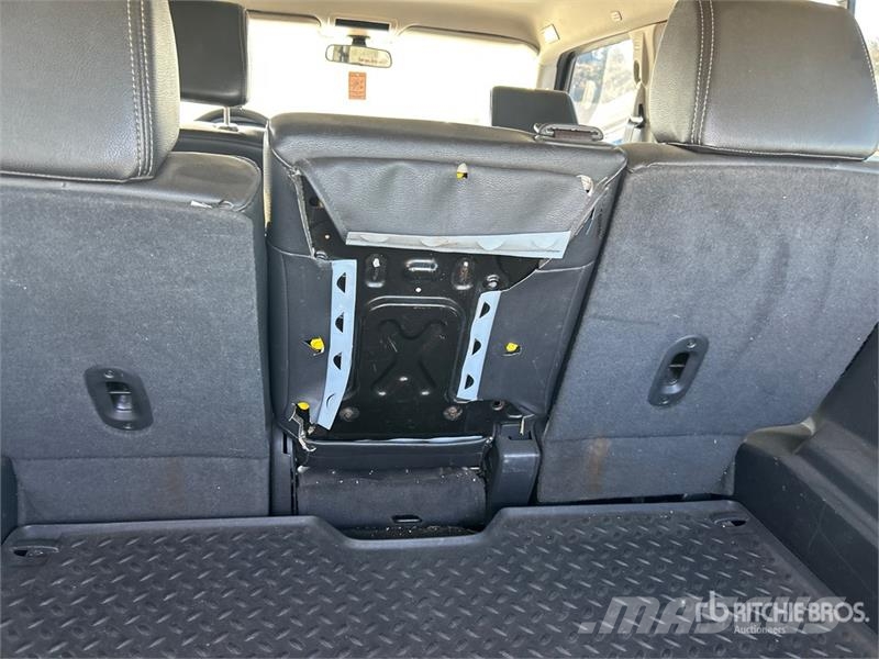 Jeep Commander 汽车