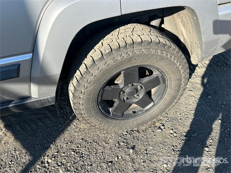 Jeep Commander 汽车