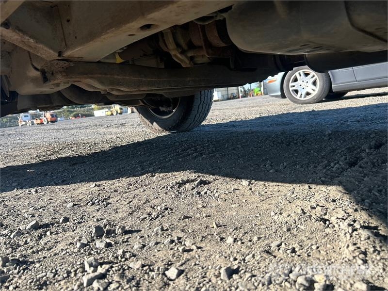 Jeep Commander 汽车