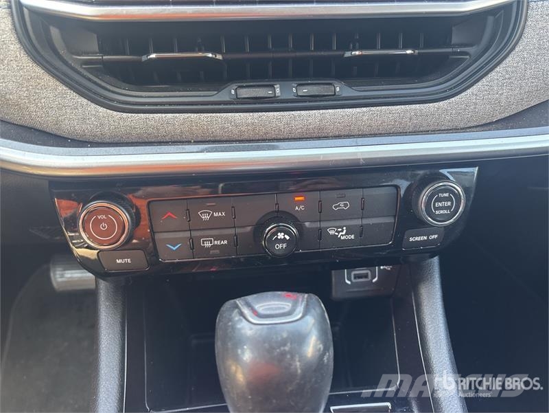 Jeep Compass Suv Latitude 2WD SUV Personbiler
