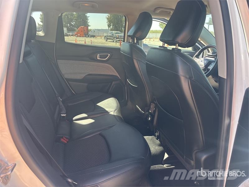 Jeep Compass Suv Latitude 2WD SUV Personbiler