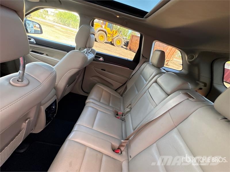 Jeep Grand Cherokee Limited 4WD SUV Avtomobili