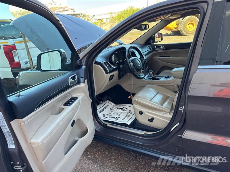 Jeep Grand Cherokee Limited 4WD SUV Avtomobili