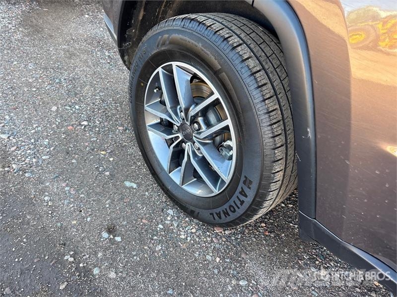 Jeep Grand Cherokee Limited 4WD SUV Avtomobili