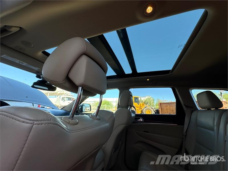 Jeep Grand Cherokee Limited 4WD SUV Avtomobili