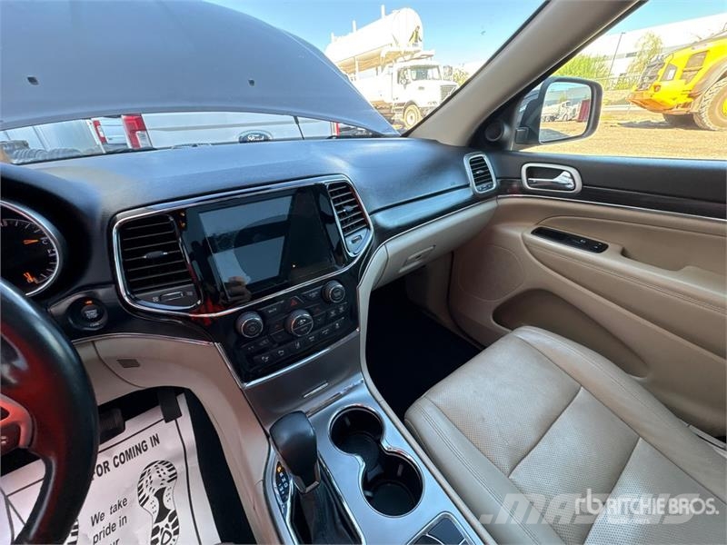 Jeep Grand Cherokee Limited 4WD SUV Avtomobili