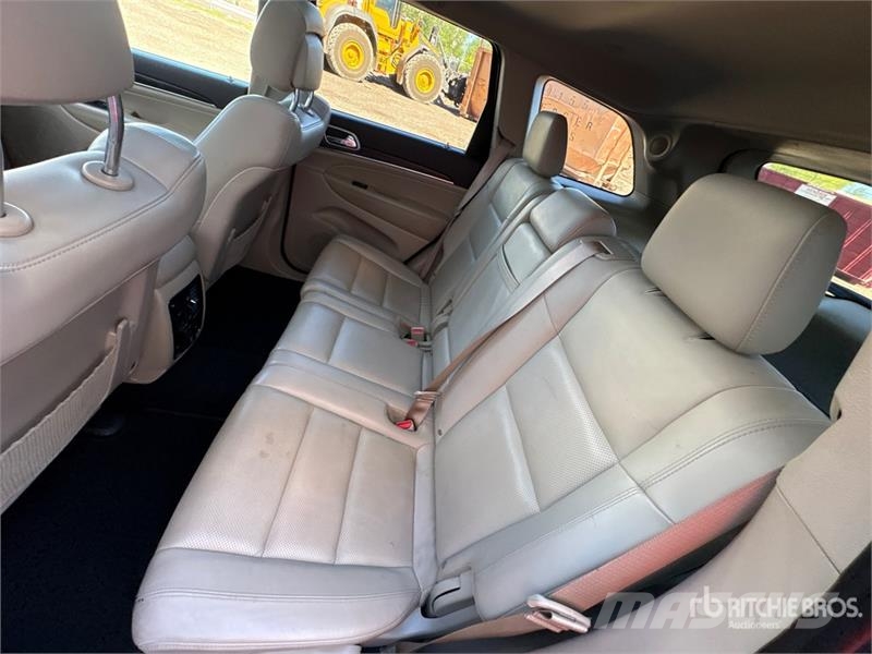Jeep Grand Cherokee Limited 4WD SUV Avtomobili