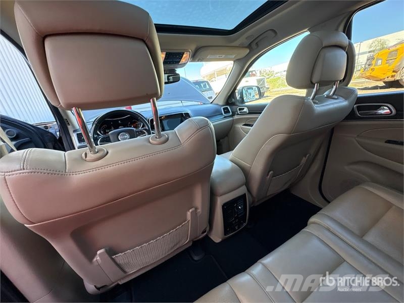 Jeep Grand Cherokee Limited 4WD SUV Avtomobili