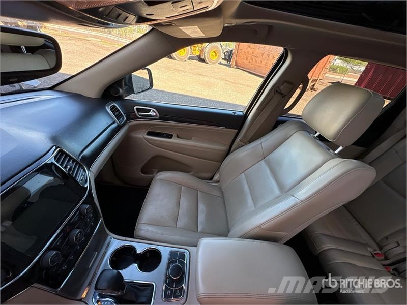Jeep Grand Cherokee Limited 4WD SUV Avtomobili