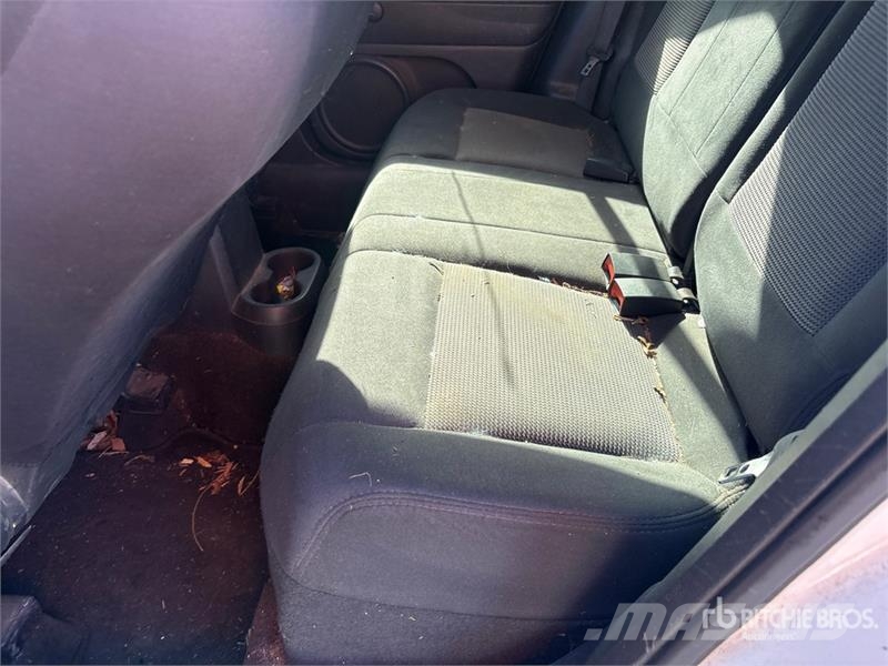 Jeep Patriot Sport 2WD SUV Avtomobili